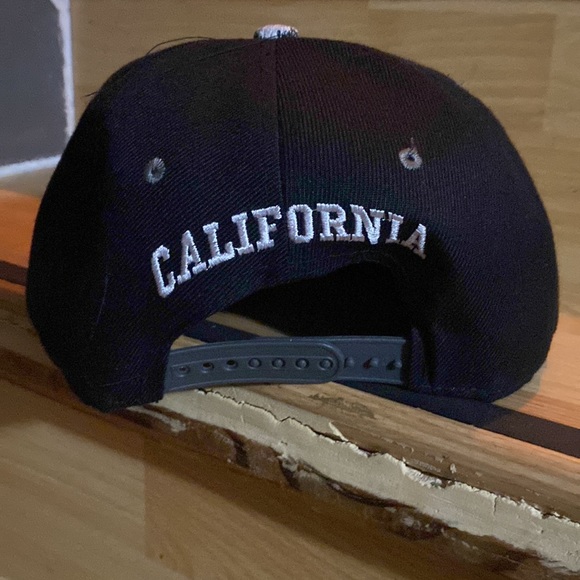 California Snapback Hat - Picture 3 of 3